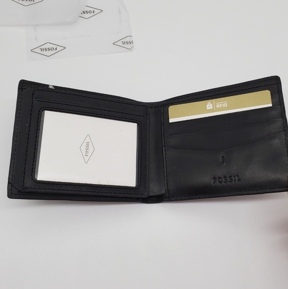 💛Fossil Allen RFID Traveler in Black - Picture 3 of 9